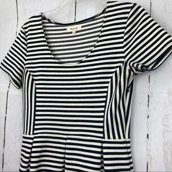 Madewell ridge stripe bistro pocket dress - Picture 4 of 9